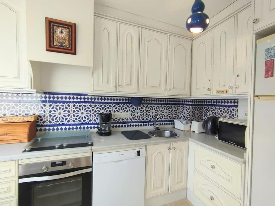 Beautiful 2 Bedroom In Calle Carabeo, Nerja Exterior photo