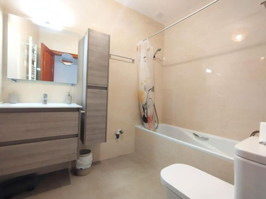 Beautiful 2 Bedroom In Calle Carabeo, Nerja Exterior photo